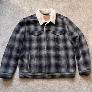 Mens Levi’s Plaid Sherpa Trucker Jacket Size XL